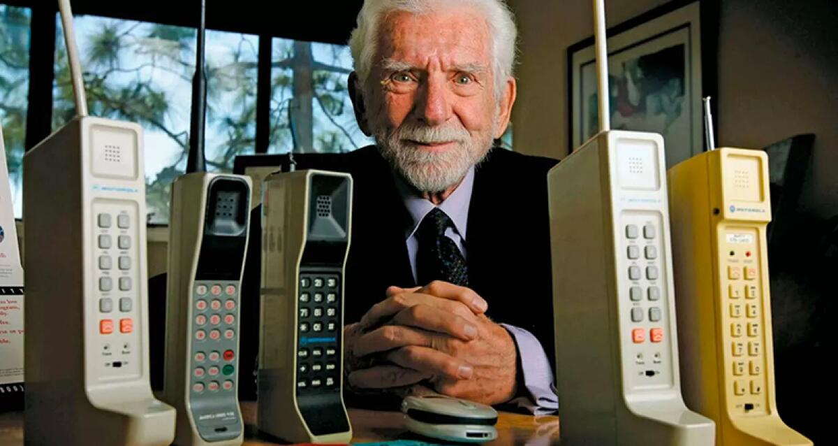 Martin Cooper effettua la prima telefonata: 3 aprile 1973 e l'alba della telefonia mobile - 