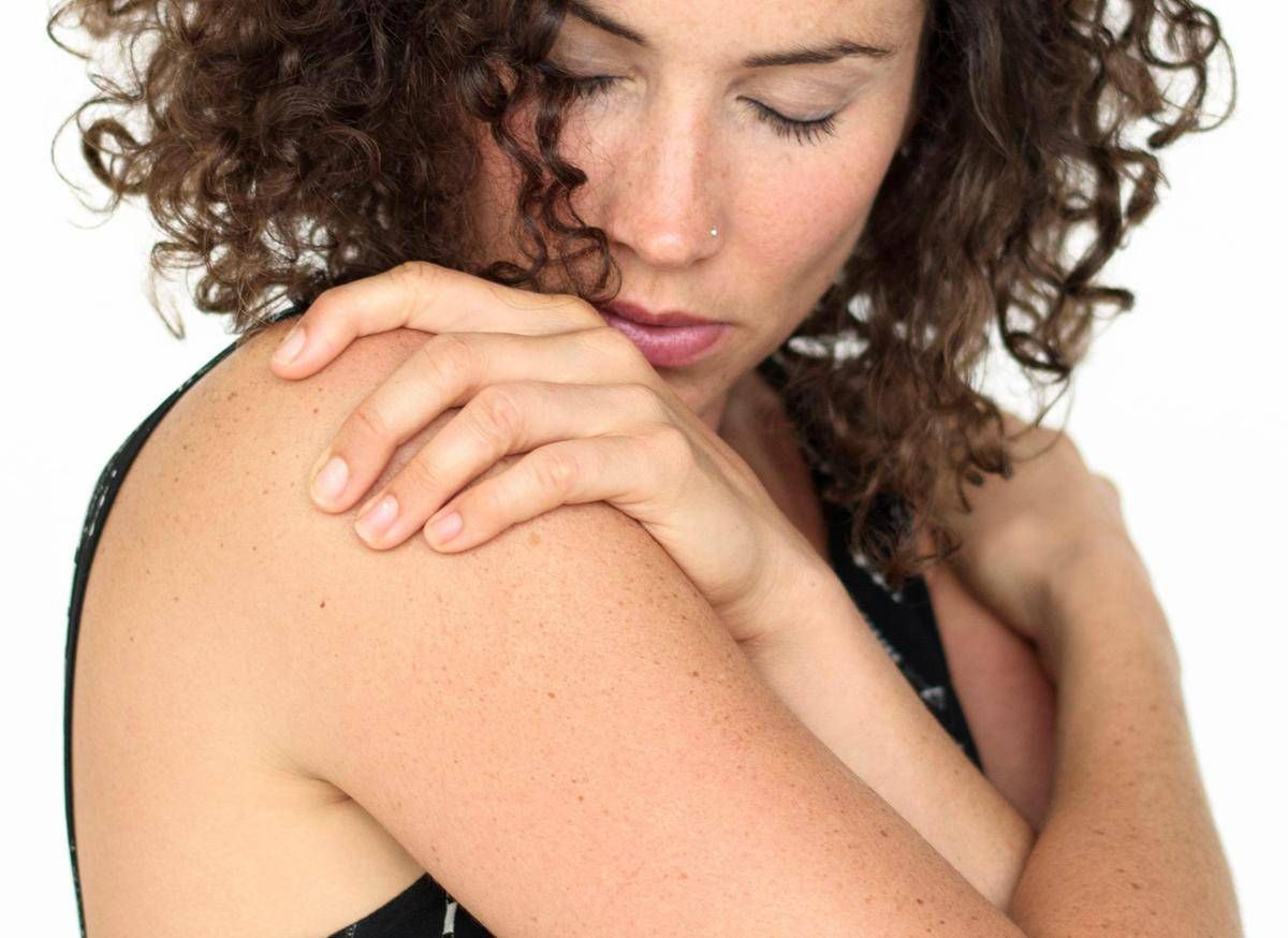 Prurito, da sintomo banale a spia problemi pelle: ﻿tutte le cause e le cure più innovative