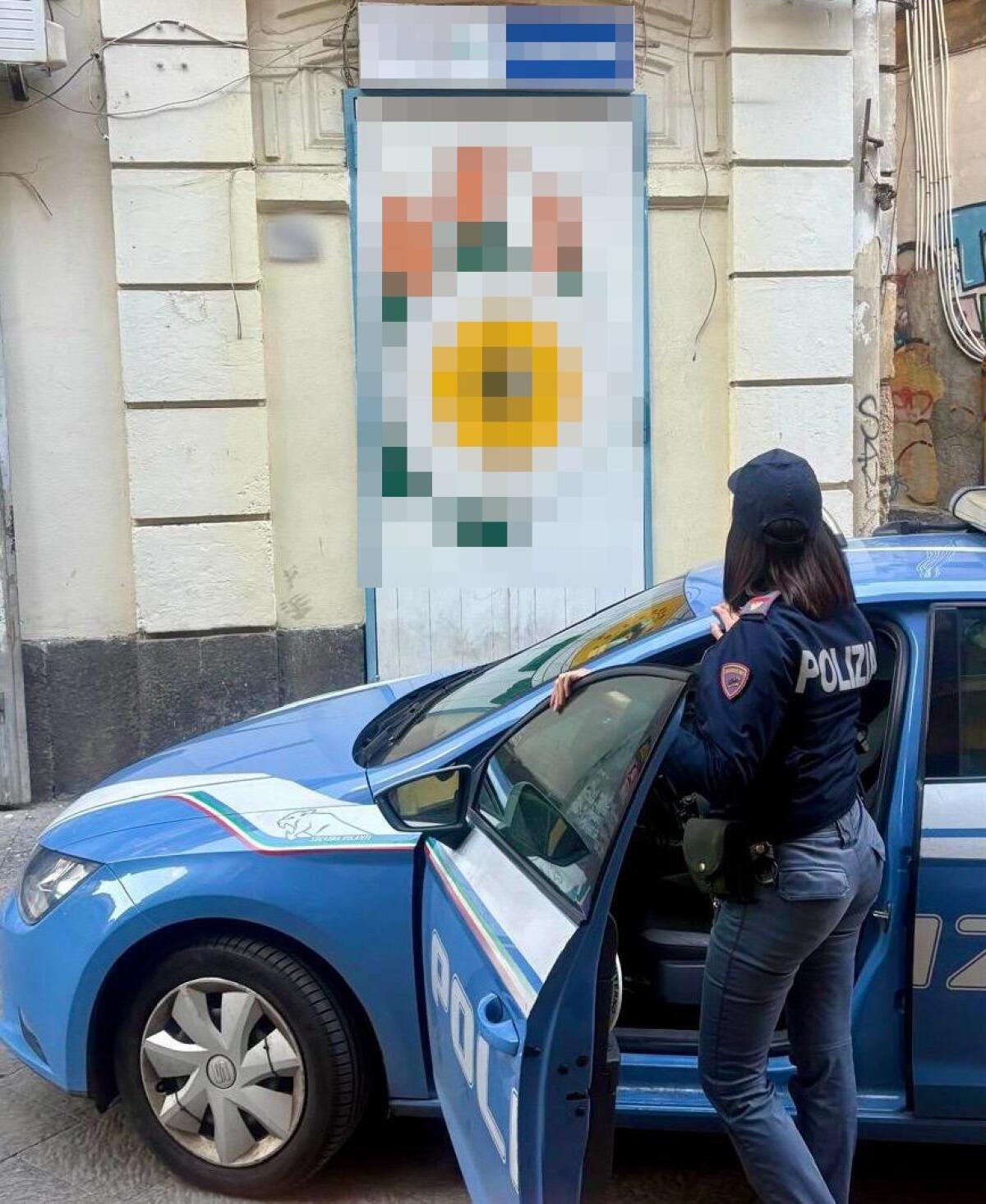 Polizia di Catania smaschera un 47enne: attivava sim card con dati falsi di stranieri non residenti - 