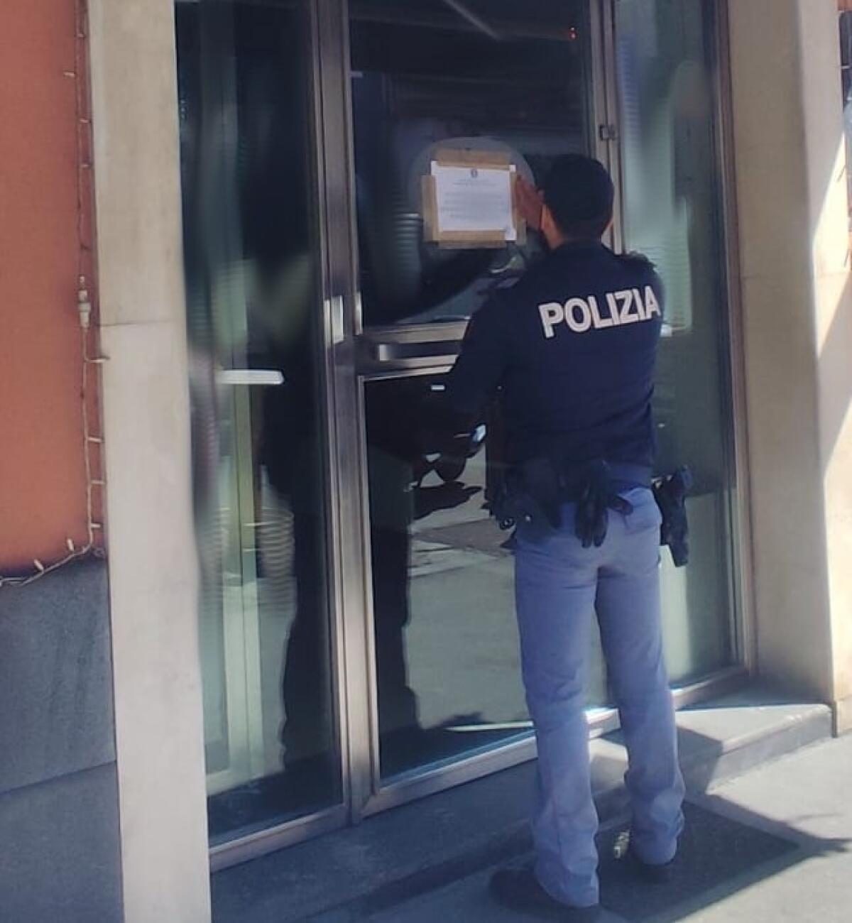 Sospensione di un bar a Catania per allerta sicurezza: i poliziotti chiudono un ritrovo di pregiudicati - 