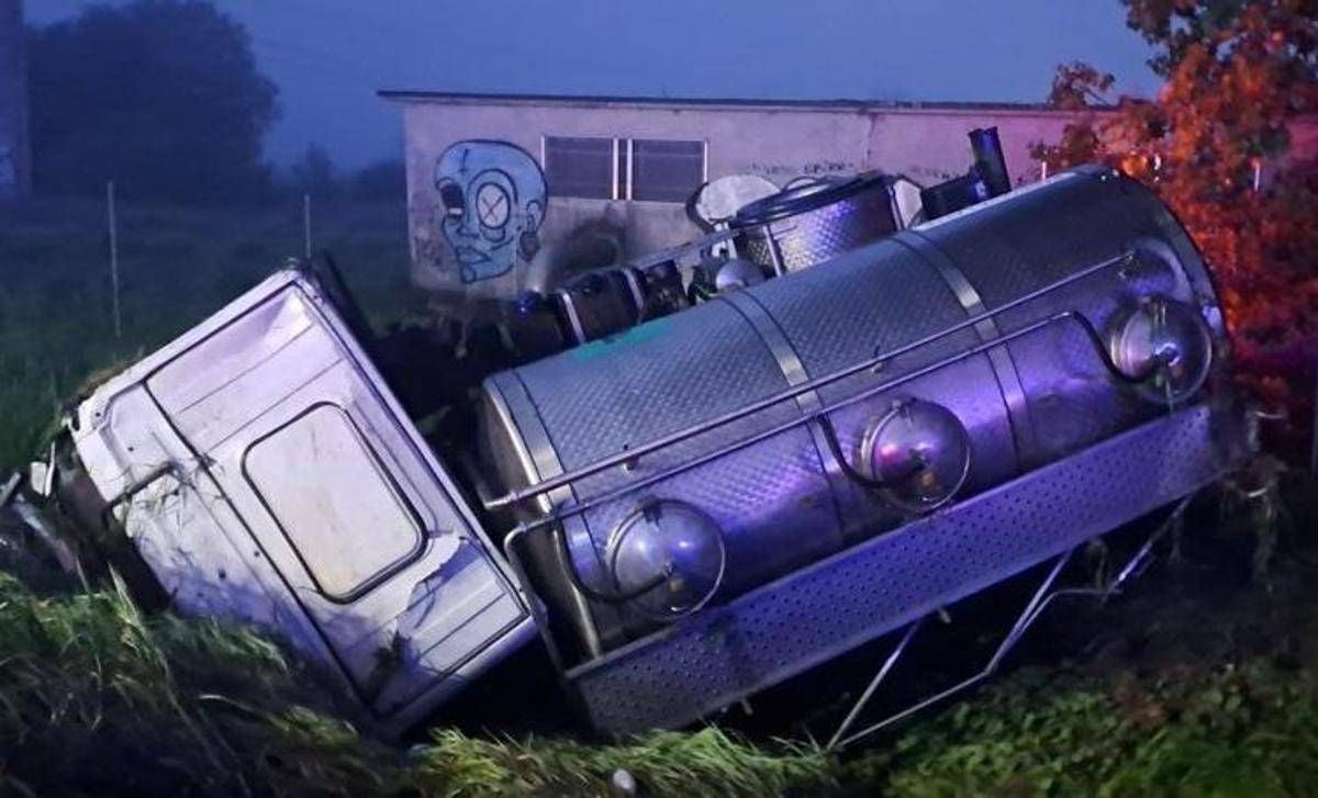 Scontro tra autocarro e macchina nel Modenese: 3 morti - 