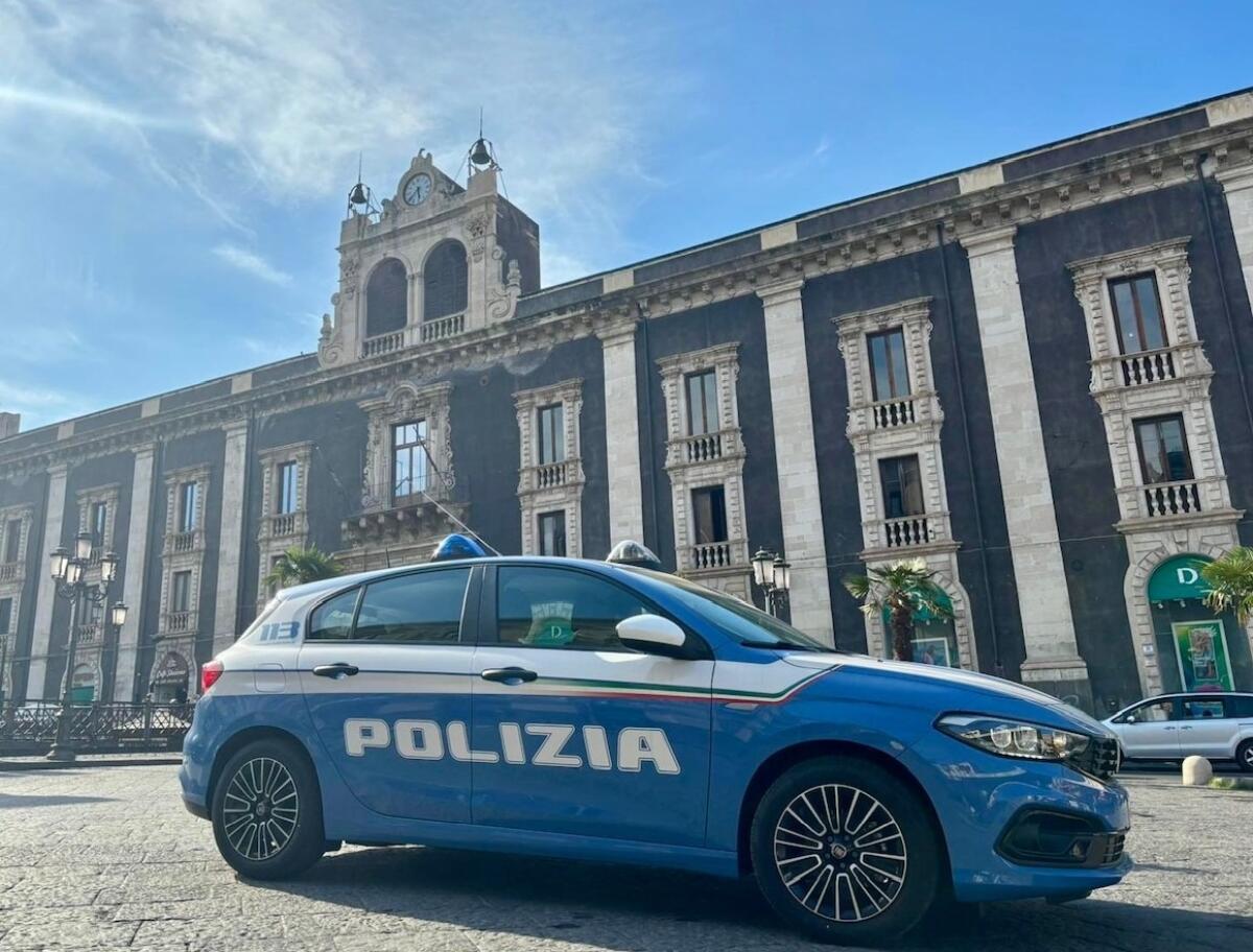 Polizia di Catania Arresta 21enne Dopo Fuga Spericolata e Investimento di Agente - 