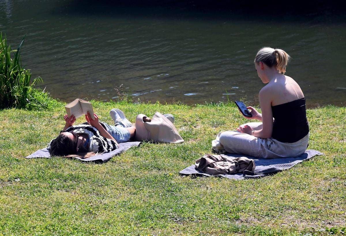 Ecco il caldo record sull'Italia, picchi fino a 28°C: le previsioni meteo - 