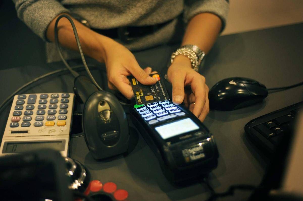 Registratori di cassa e Pos, ancora pochi giorni per fare l'abbinamento online - 