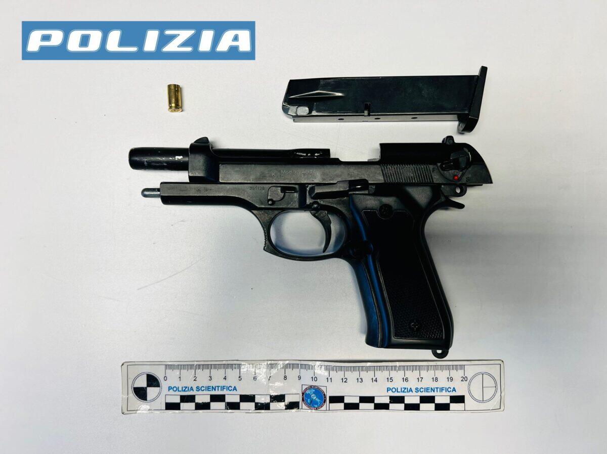 Polizia di Ragusa arresta 19enne marocchino per possesso di arma da fuoco e droga - 