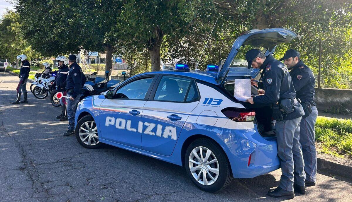Polizia di Catania intensifica i controlli durante le festività, garantendo sicurezza e ordine pubblico - 