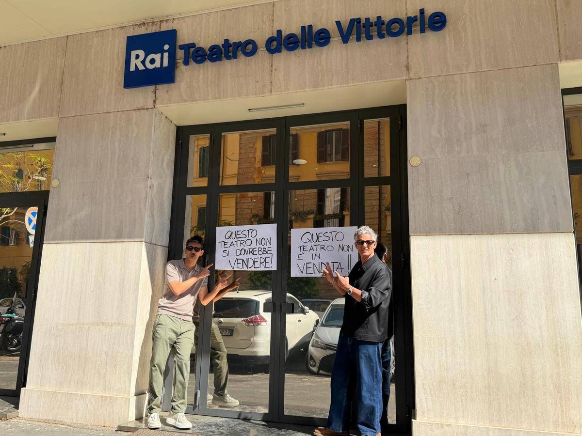Teatro delle Vittorie in vendita, Fiorello: "Un crimine contro la storia dello spettacolo" - 