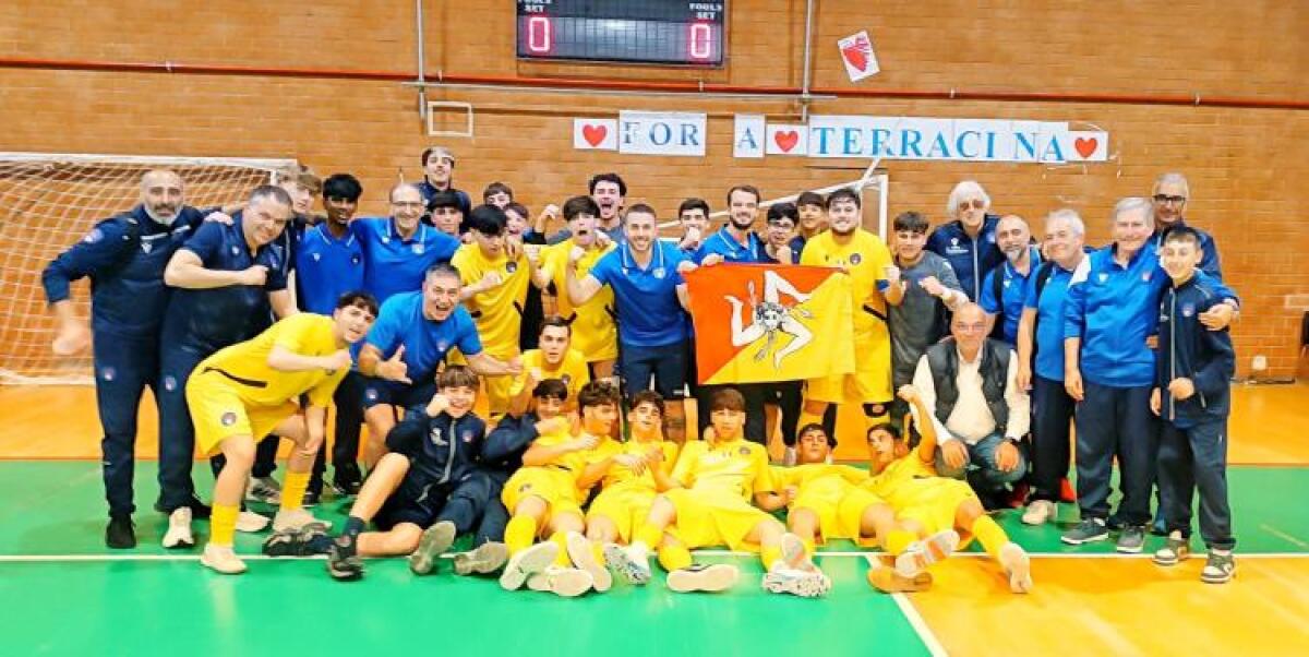 Comitato Sicilia LND: La Juniores si conquista la finale di calcio a 5 dopo un'emozionante partita ai rigori - 