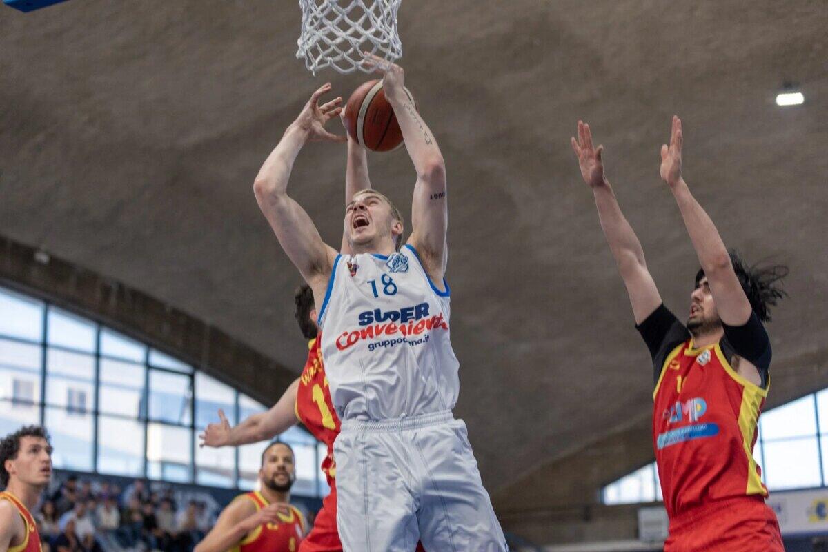 Virtus Ragusa in corsa verso i playoff di Serie B Interregionale: sfida decisiva a Rende - 