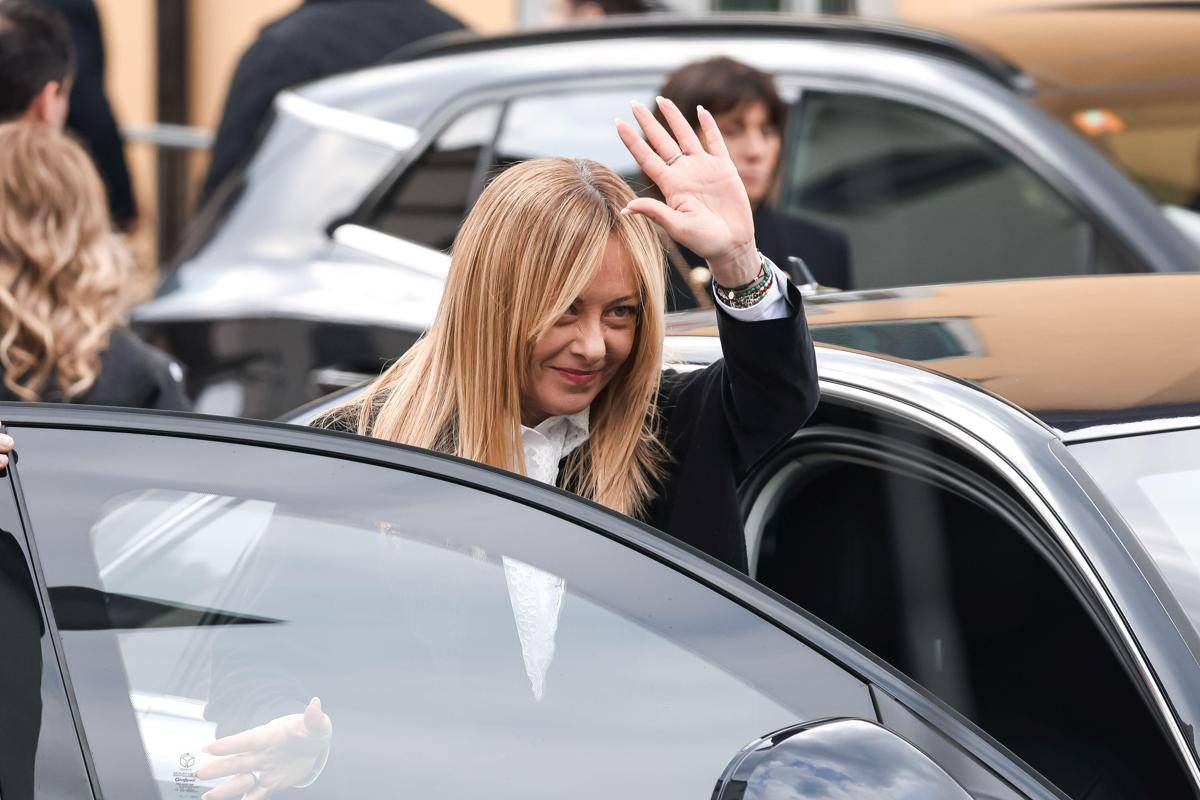 Meloni nel Golfo: "No visita simbolica, si decide nostra sicurezza e futuro economico" - 