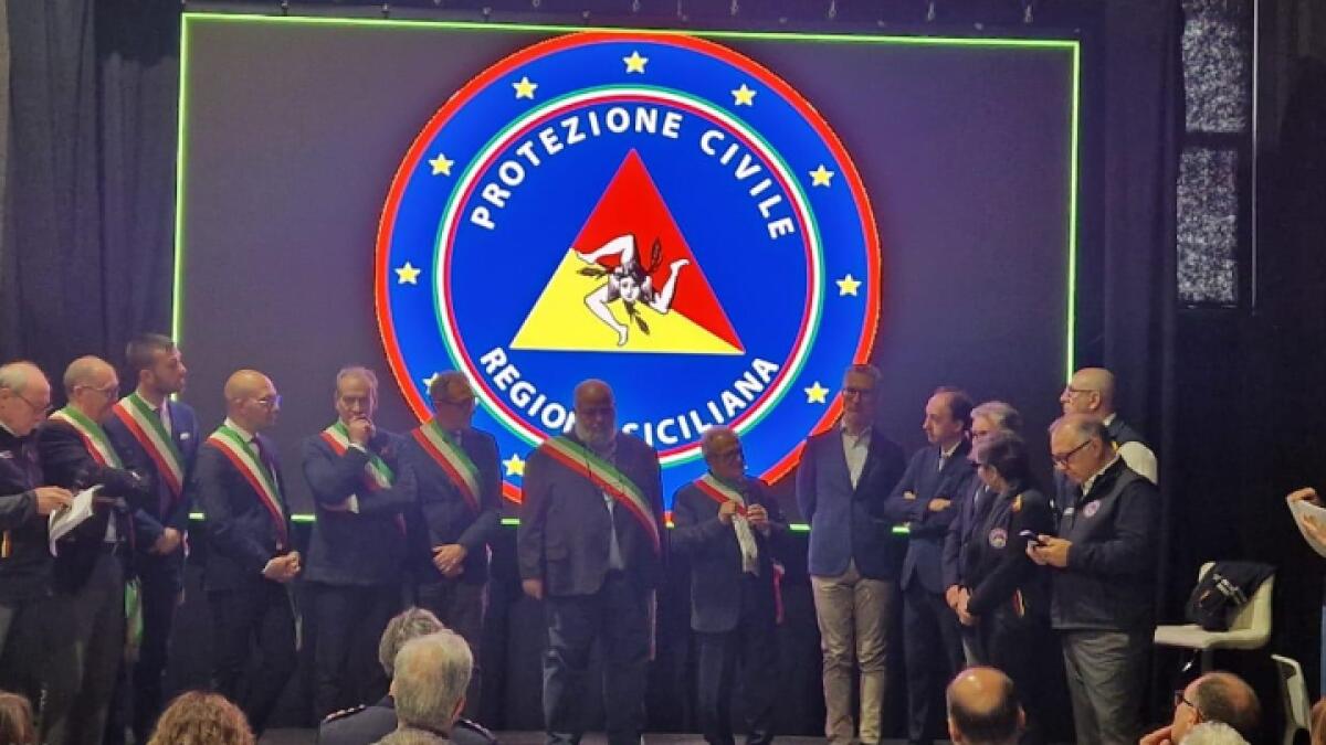 Comune di Caltanissetta riconosciuto per l'eccellenza nella Protezione Civile alla Maratona dei Sindaci dei Comuni Virtuosi - 