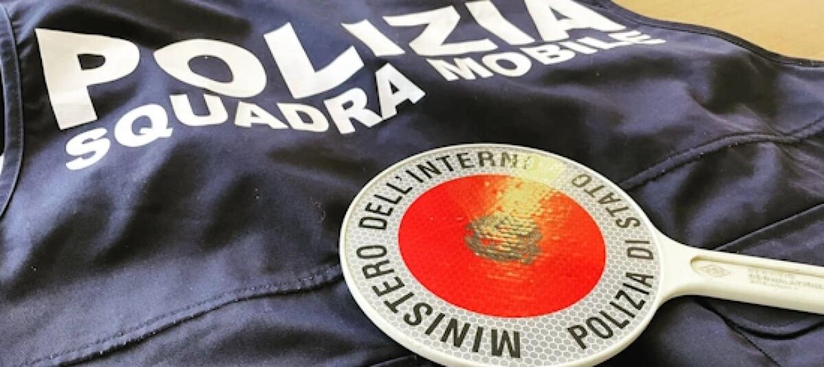 Operazione della Polizia di Messina: sei indagati per porto illegale di armi e minacce - 