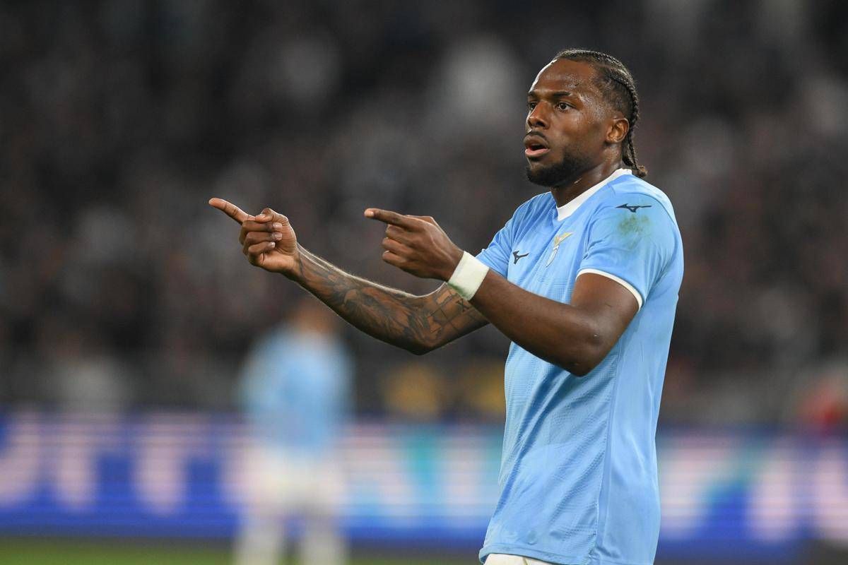 Lazio-Parma, proteste gialloblù per rigore non concesso dopo tocco di mano di Tavares. Cos'è successo - 