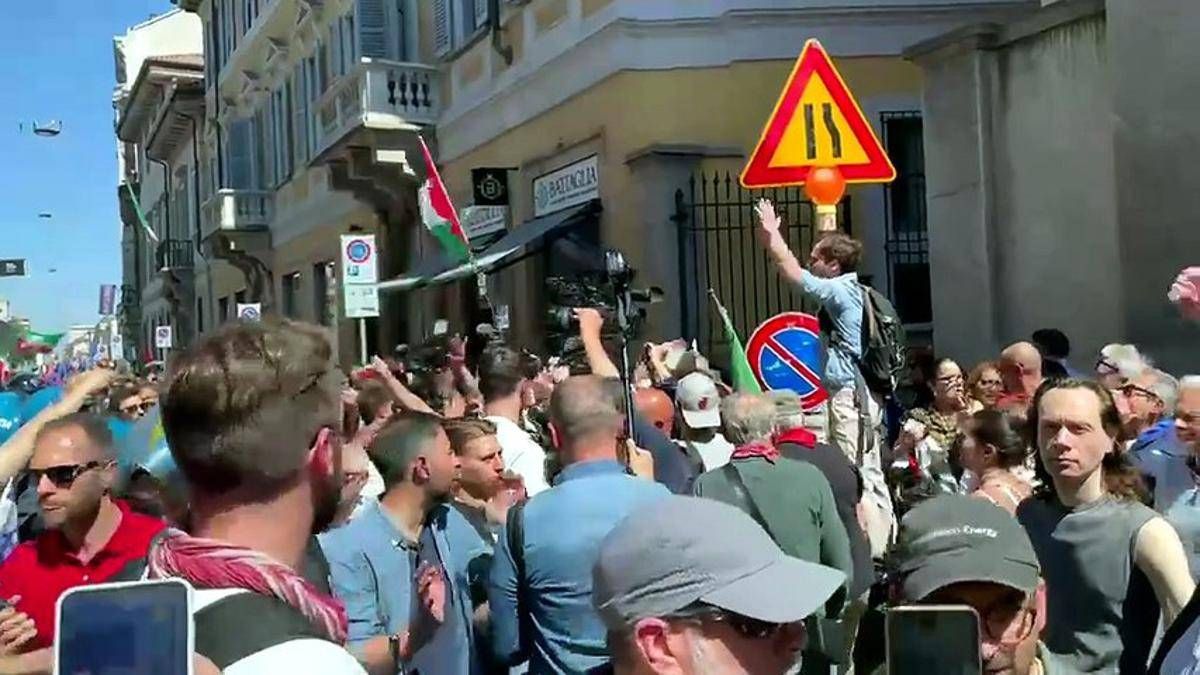 25 aprile, Brigata ebraica contestata al corteo di Milano - 