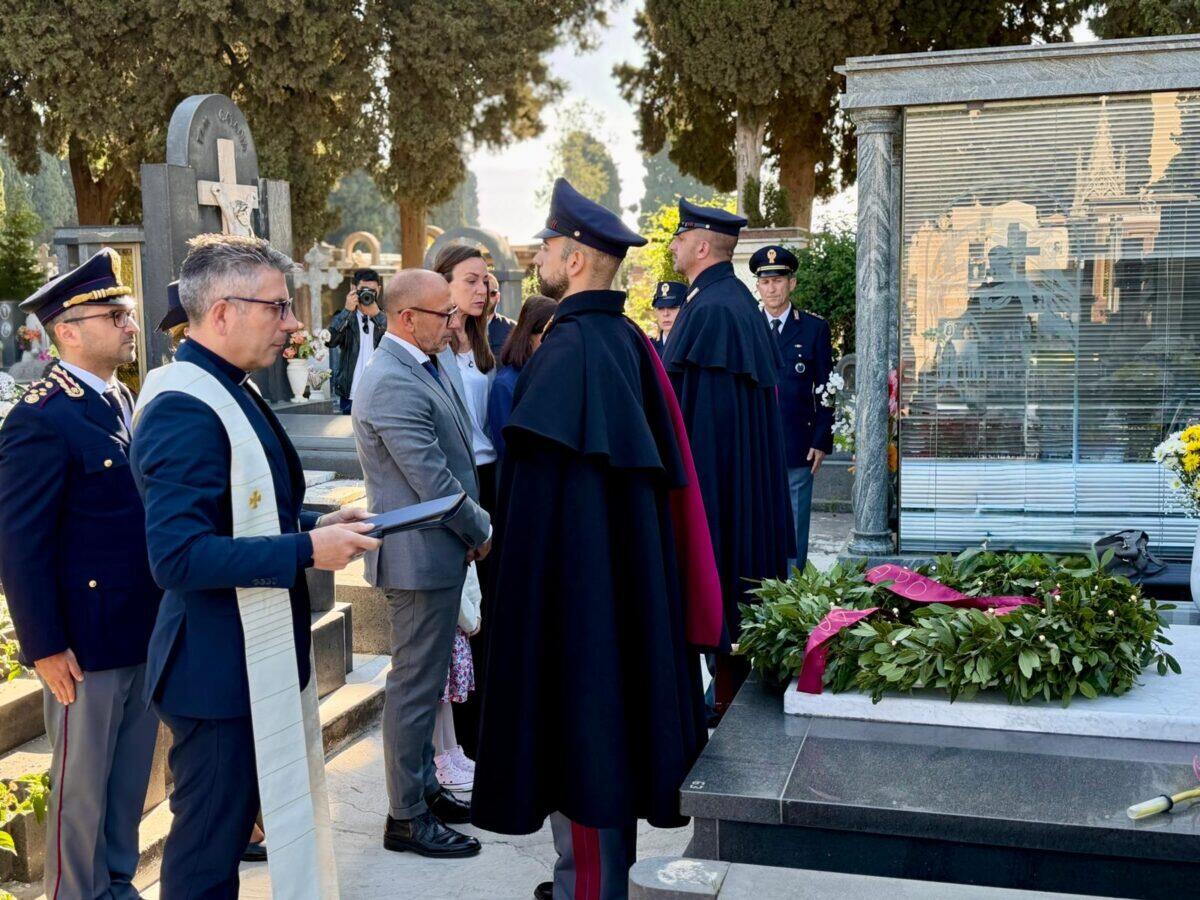 Polizia di Catania commemora l'Agente Antonino Copia nel 17° anniversario della sua morte in servizio - 