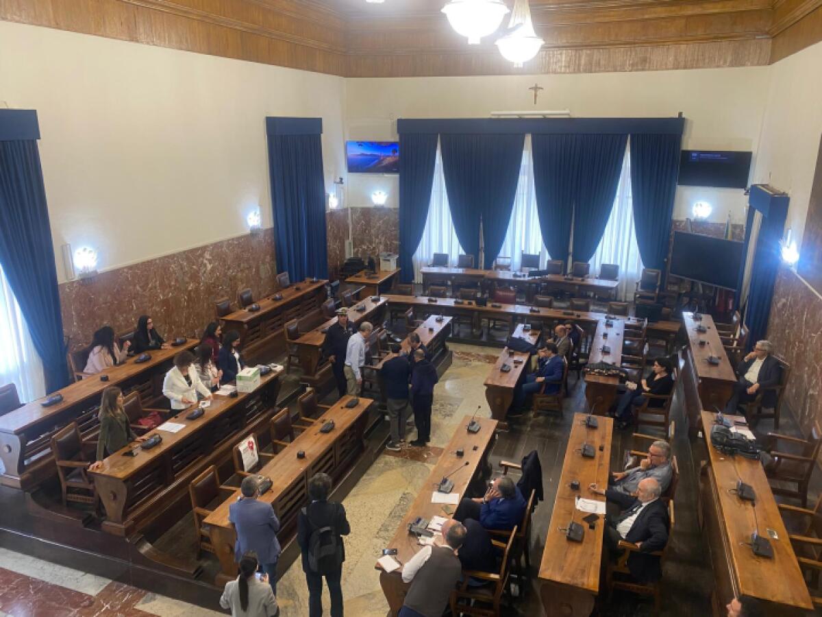 Comune di Messina: Estratto l'Ordine di Inserimento dei Manifesti per le Elezioni Comunali - 