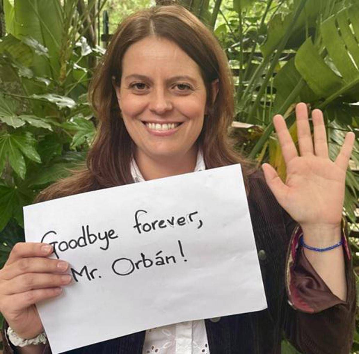Ungheria, Orban perde le elezioni e Ilaria Salis festeggia: "Addio" - 