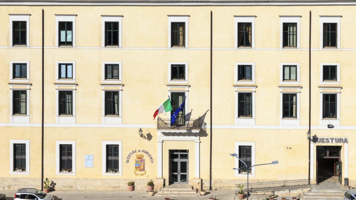Sospensione di un esercizio pubblico ad Agrigento per somministrazione di alcolici a minori di 18 anni - 