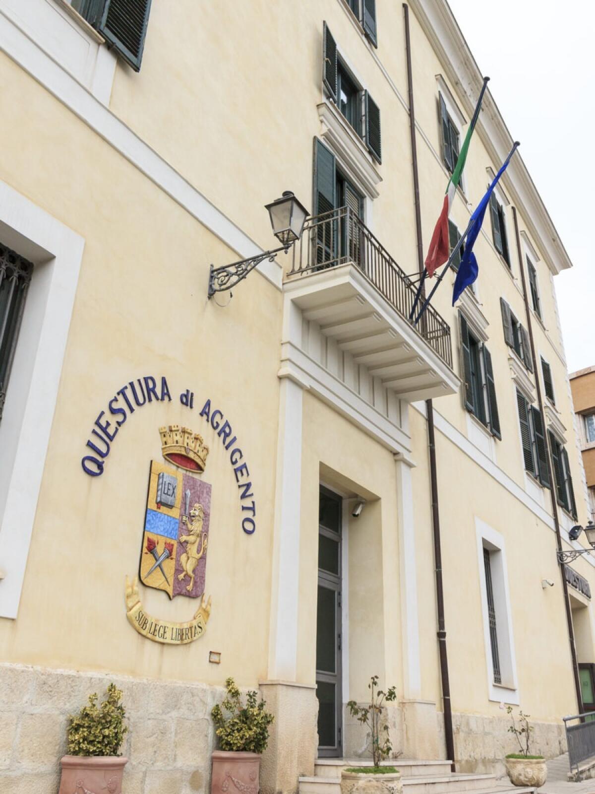 Sospesi due esercizi pubblici ad Agrigento per somministrazione di alcolici a minori - 