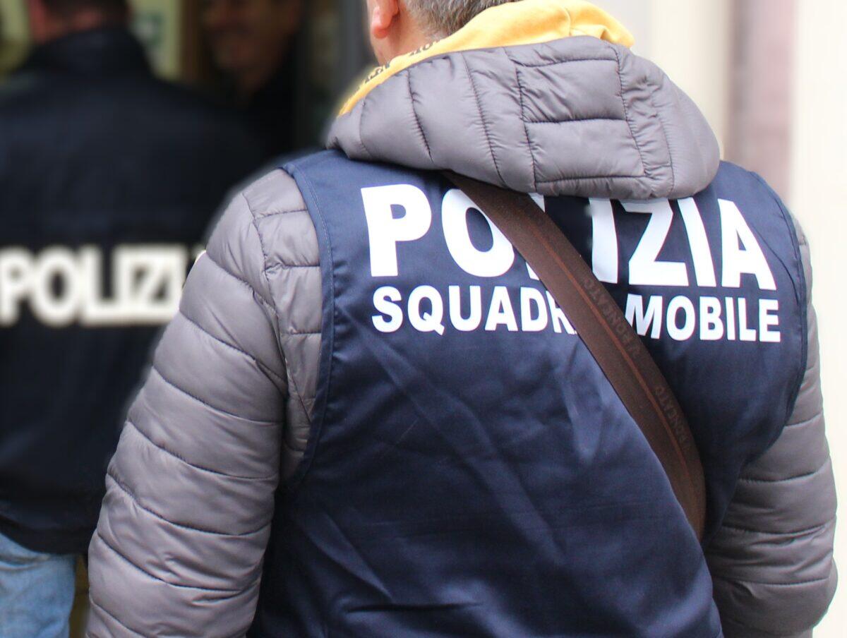 Arrestati due pregiudicati per rapina aggravata a Caltanissetta, identificato un terzo complice - 
