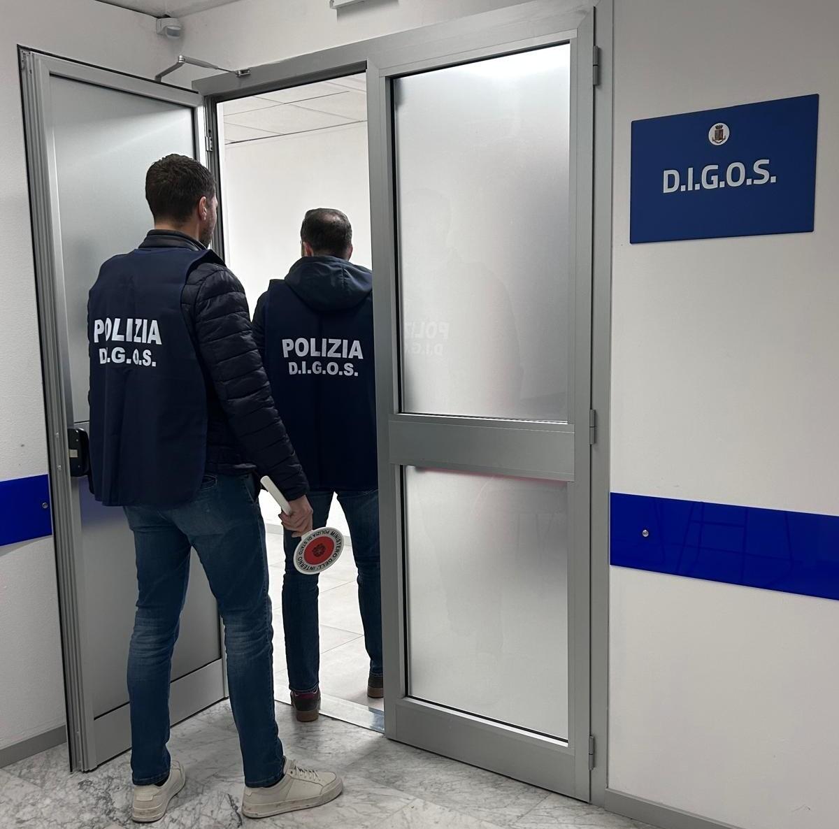 Polizia di Catania Denuncia Tre Ultras per Rissa tra Tifosi in Piazza Europa - 