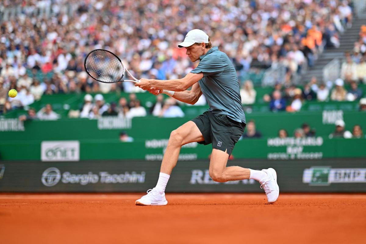 Sinner, la domanda su inno italiano lo 'imbarazza' a Montecarlo: "Si canta, no?" - 