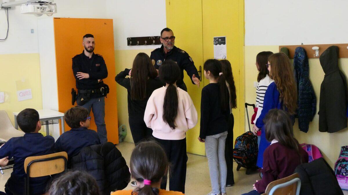 Lezione di legalità alla scuola di Acate: la Polizia di Ragusa insegna il valore del ricordo - 