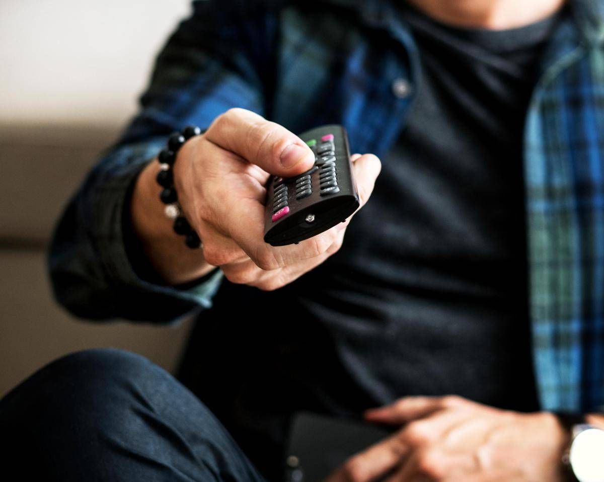 Ascolti tv, vince la replica di 'Montalbano': Floris oltre 11% e 'Belve' 8,8% - 