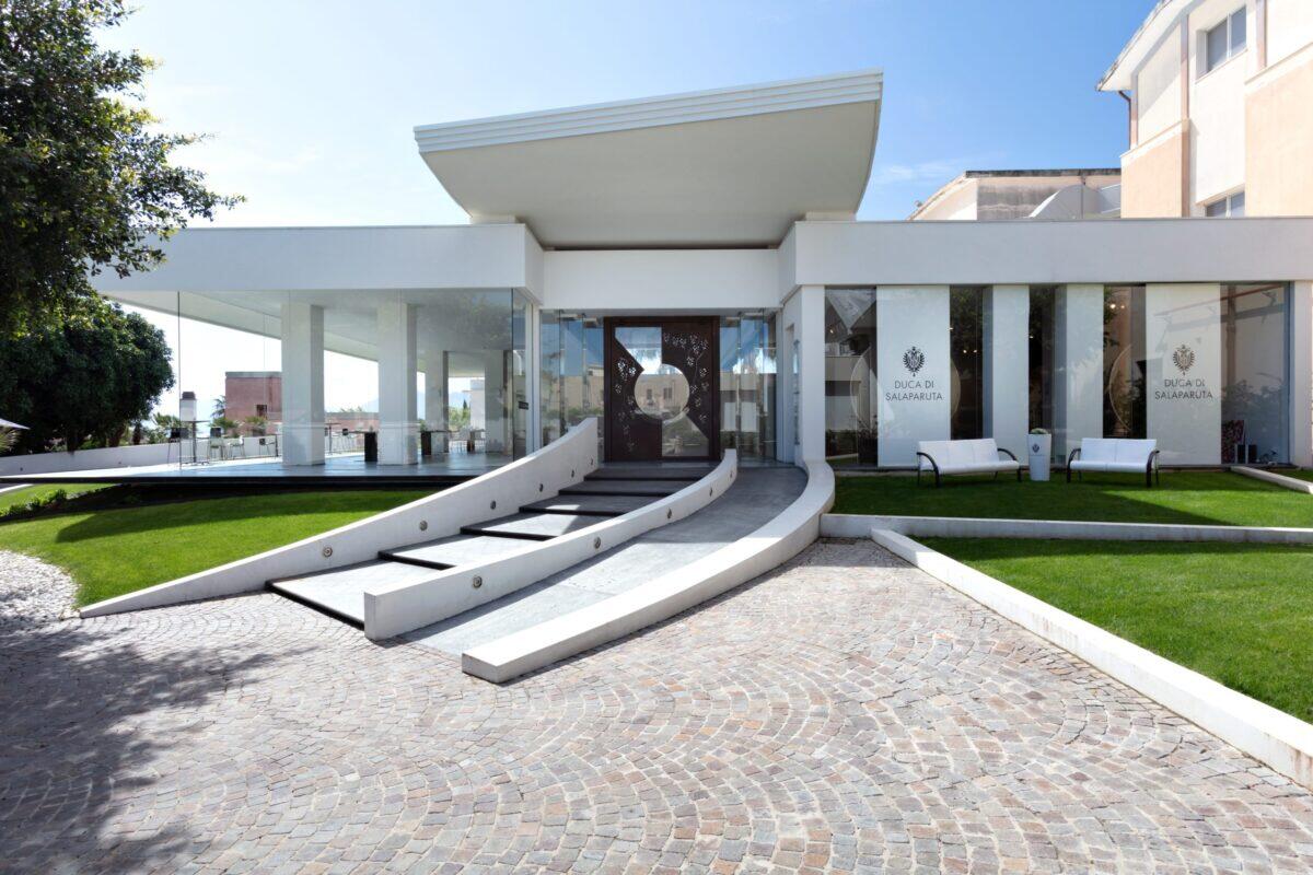 Duca di Salaparuta presenta al Vinitaly 2026 un nuovo linguaggio per il vino con Assovini Sicilia - 