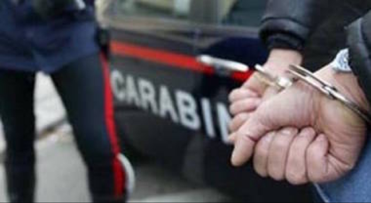 Incidente a Catania: 33enne arrestato per droga dopo lo scontro tra auto e moto - 