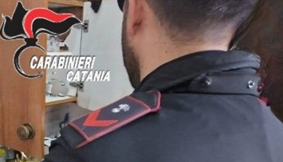 Arrestato a Paternò con 37 dosi di cocaina e 6.280 euro: era agli arresti domiciliari - 