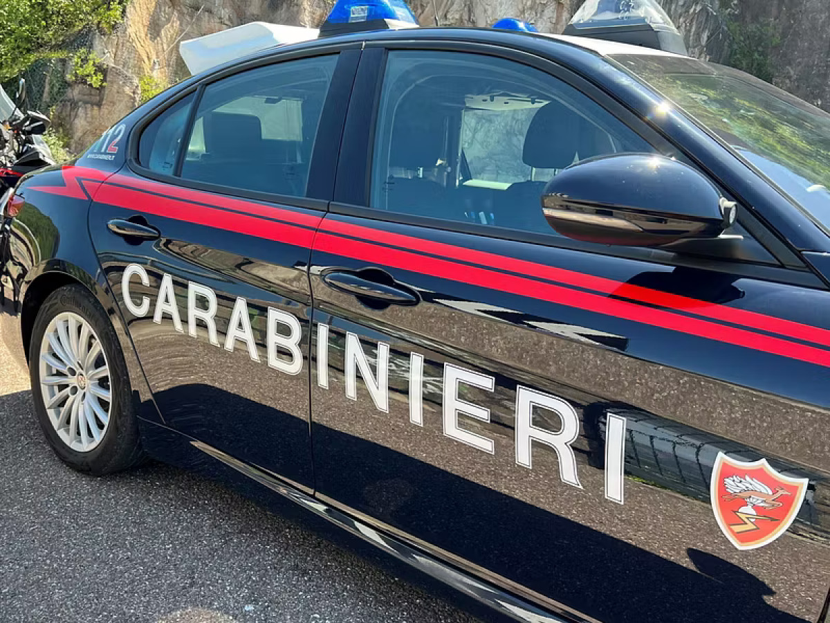 Aci Catena: arrestati due uomini, sequestrati 173 g di cocaina nascosti sotto un giubbotto - 