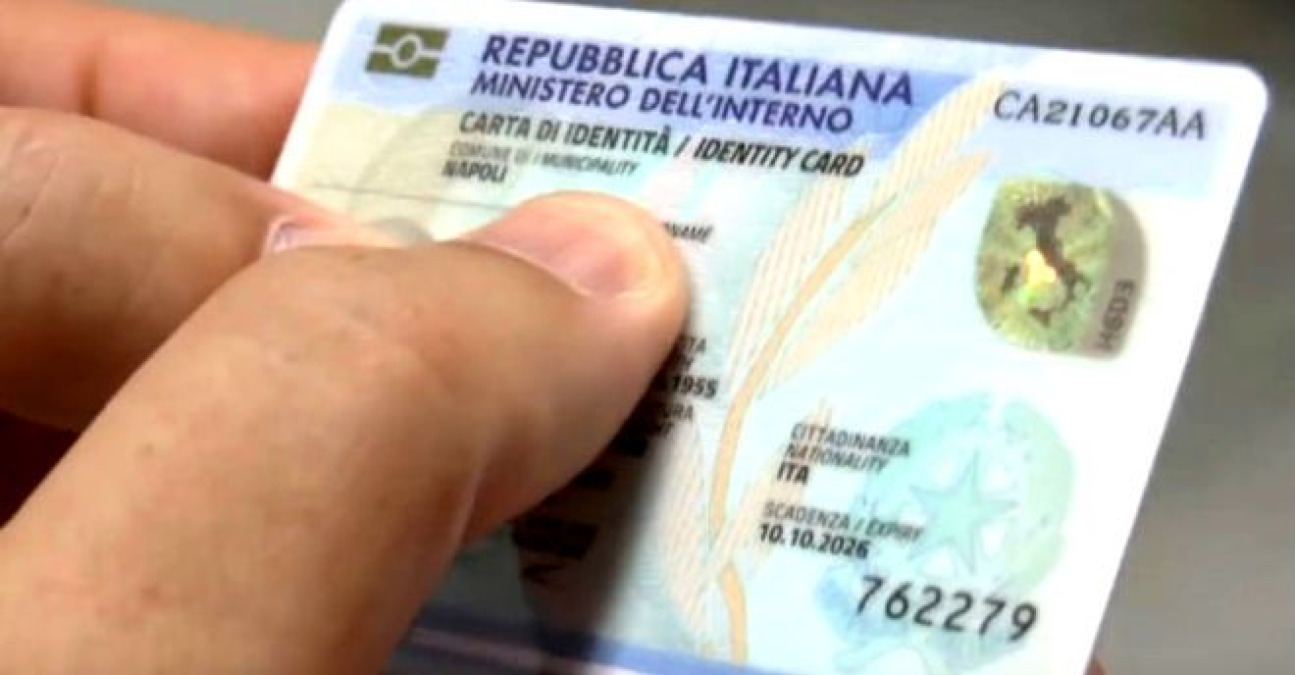 Cie, cittadini in attesa per ore: 40.000 rilasciate, 90.000 ancora da rinnovare - 