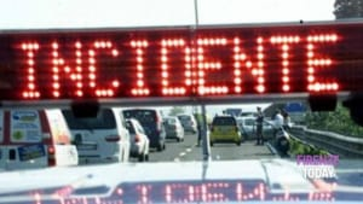 SS121, pullman contro camion vicino Valcorrente: feriti lievi e traffico rallentato - 