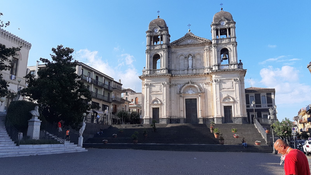 Zafferana Etnea festeggia 200 anni: consiglio comunale in piazza e svelamento del logo - 
