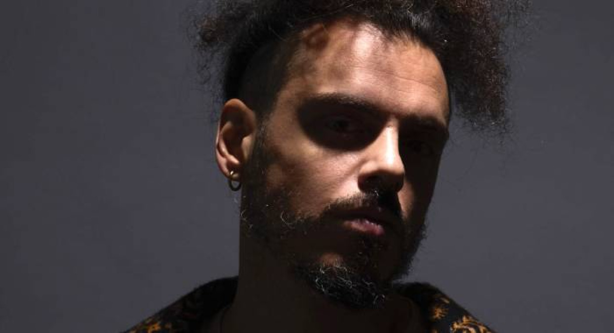 Davide Shorty presenta 'Nuova Forma': un connubio di hip hop e jazz al Real Teatro Santa Cecilia - 