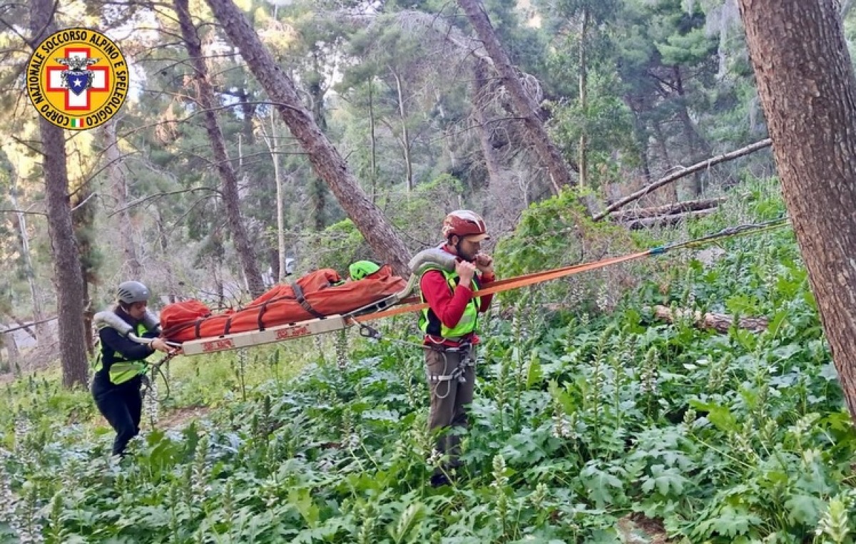 Palermo, addestramento CNSAS a Monte Pellegrino: esercitazione interrotta per il recupero di due dispersi - Credit Foto Soccorso Alpino e Speleologico Siciliano - CNSAS
