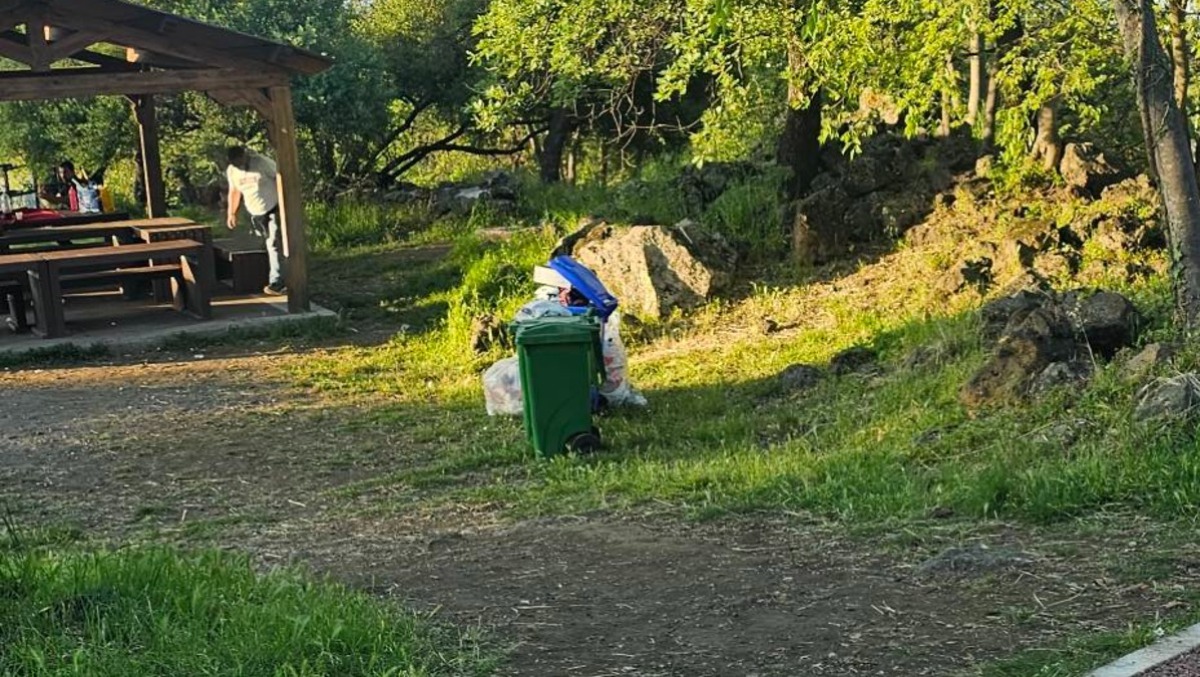 Aci Bonaccorsi, il sindaco Di Mauro accusa i cittadini: post social contro rifiuti e incuria - Credit Foto Vito Di Mauro