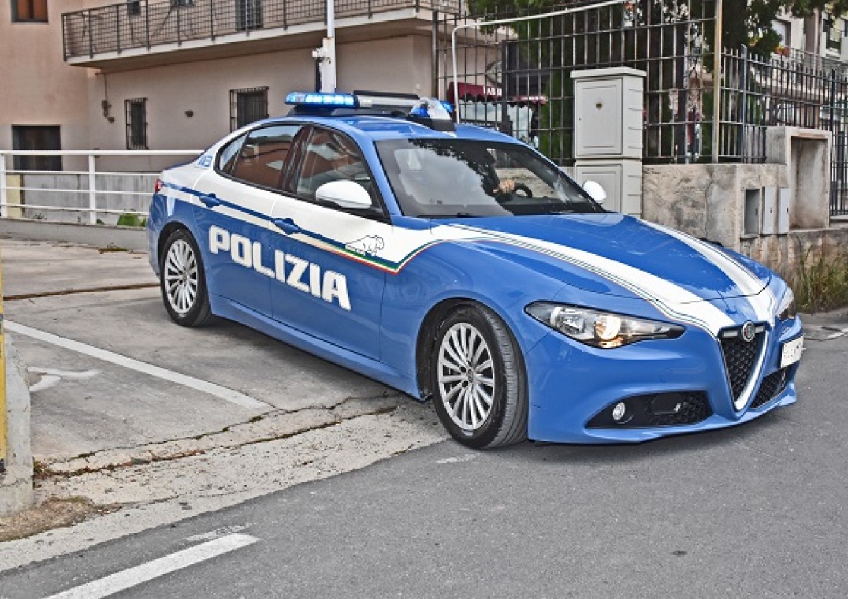 Siracusa: cinque denunciati per furti in supermercati e nella cittadella dello sport