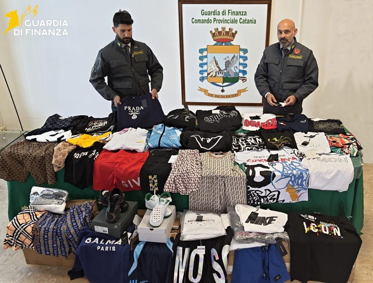 Catania: oltre 3.200 prodotti contraffatti sequestrati tra centro e Trecastagni - 