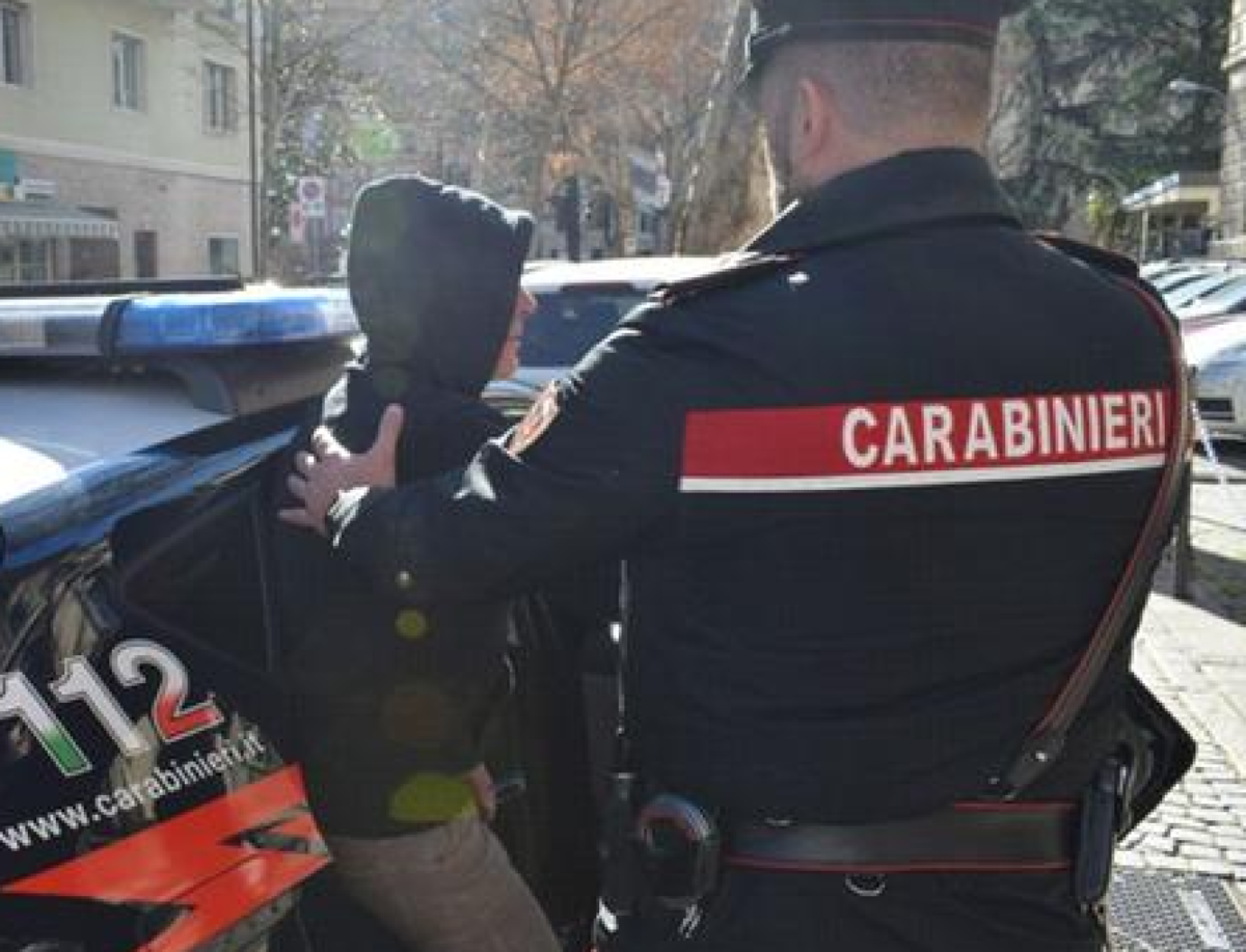 Montelepre, arrestato 37enne: sequestrati 90 g di marijuana e altri 50 g di hashish - 