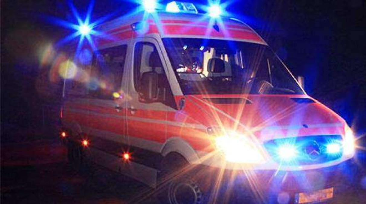 Messina: ciclista ferito dopo caduta in una buca, bicicletta spezzata in due - 