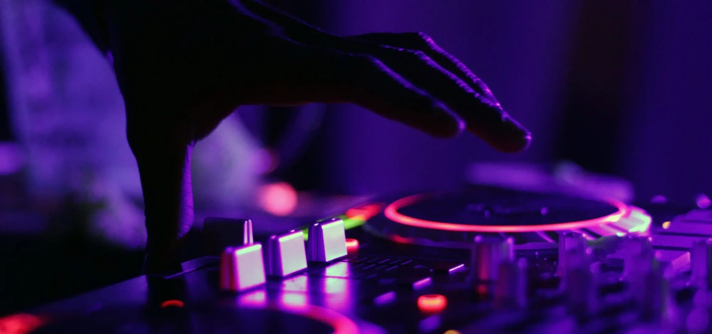 Bagheria: dj star dei social patteggia dopo aver evaso 323.250 € e percepito 7.000 € di Naspi - 
