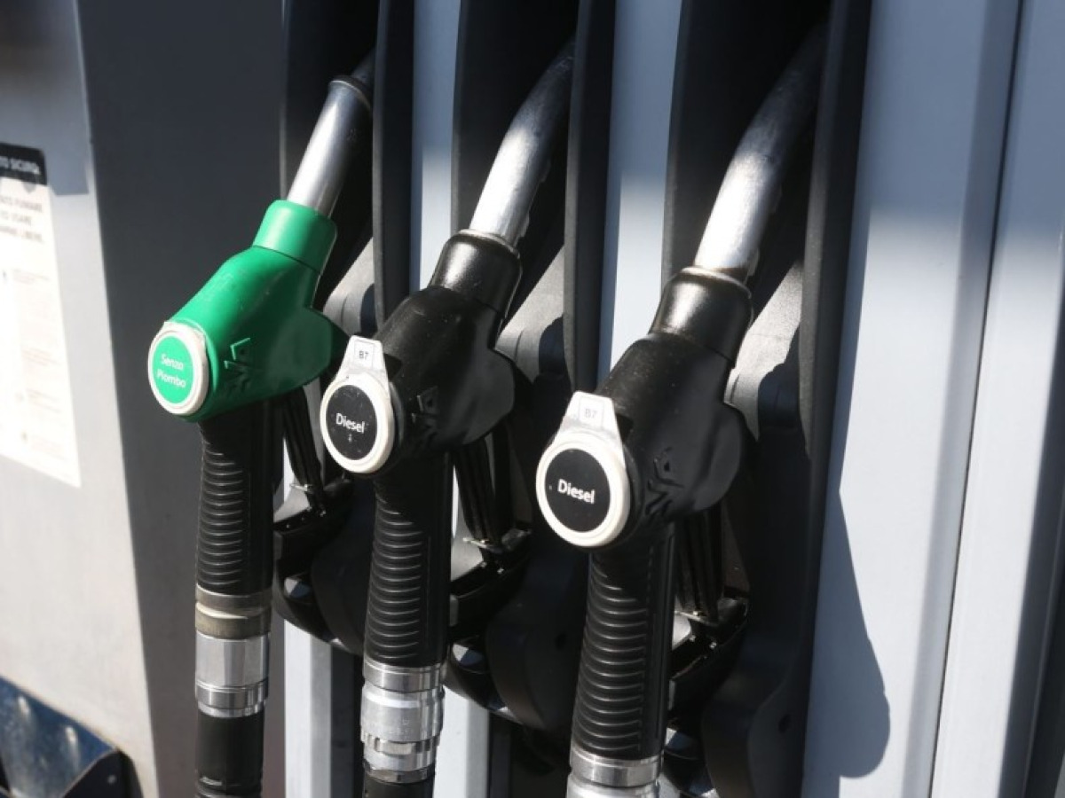 Sconto carburanti verso la proroga, sul tavolo anche la vertenza degli autotrasportatori - 