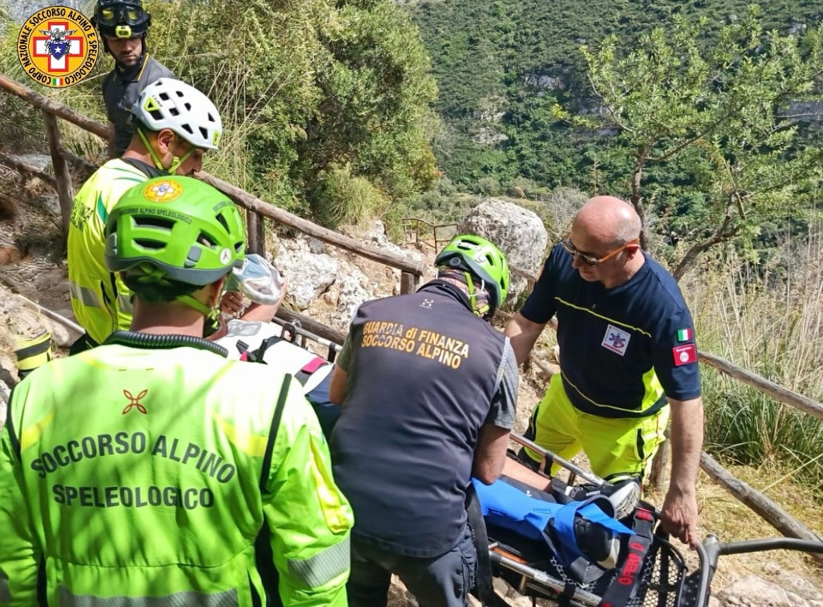 Donna olandesei soccorsa a Cavagrande del Cassibile: operativo Drago 142 e Soccorso Alpino - Credit Foto Soccorso Alpino e Speleologico Siciliano - CNSAS
