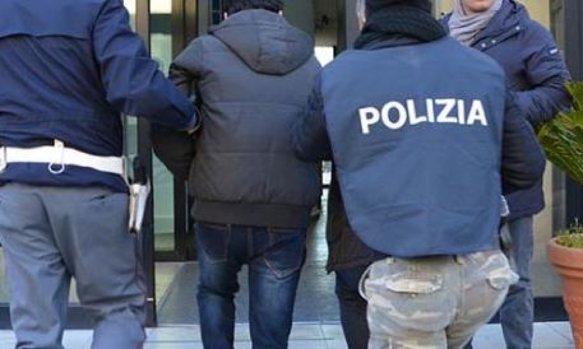 Catania: arrestati due conviventi per maltrattamenti e violenza su minore - 