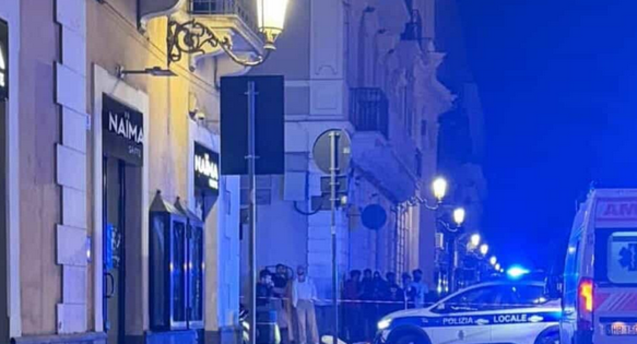 Scontro mortale in via Umberto a Catania: due giovani perdono la vita dopo l'impatto - 