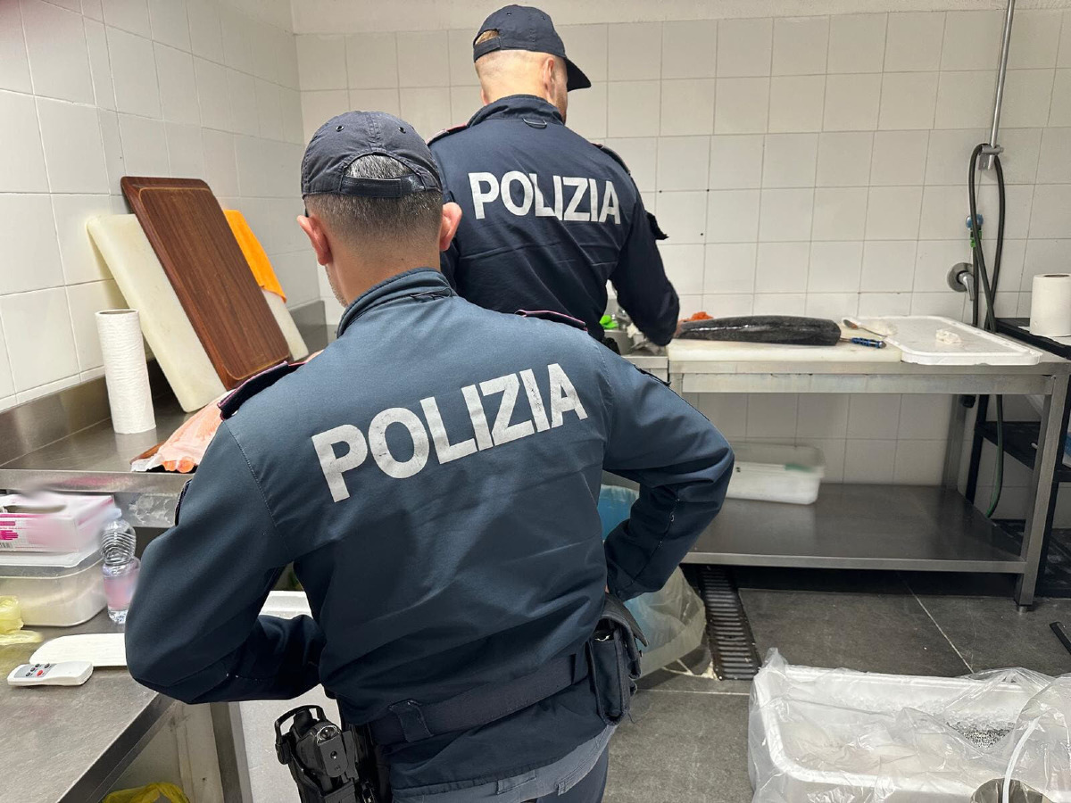 Catania, controlli in panificio e gastronomia: sequestri per quasi 90 kg di alimenti, veranda abusiva e sanzioni per 24.000 € - 