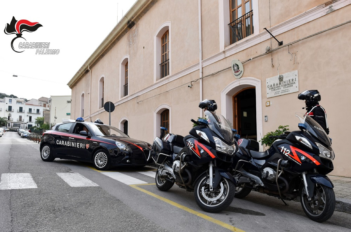Cefalù: arrestato 72enne con cocaina e 2.750 euro, denunciato un 20enne trovato con hashish nel garage - 