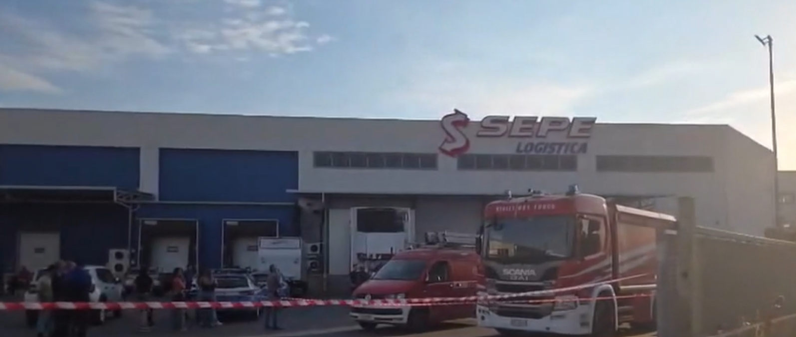 Operaio 30enne schiacciato da un muletto nella zona industriale di Catania, Procura apre fascicolo - 